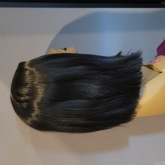 Sleek Straight Black Shoulder Length Wig - Picture 2 of 6